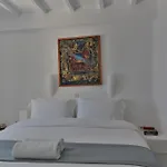 Villa Trieris & Fira (Santorini)