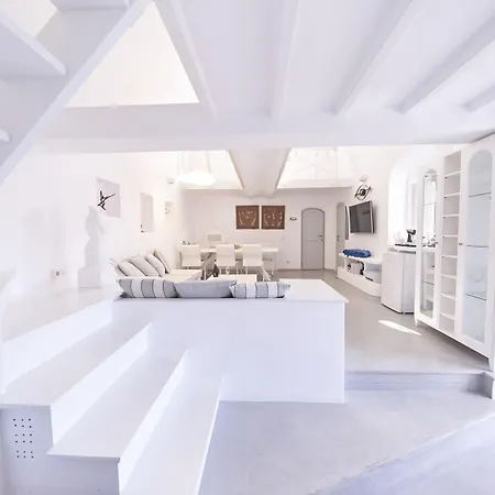 Trieris & Villa