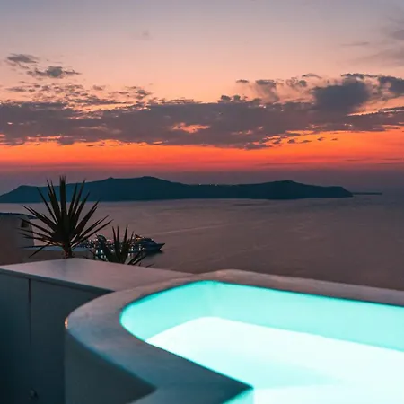 Trieris & * Fira (Santorini)