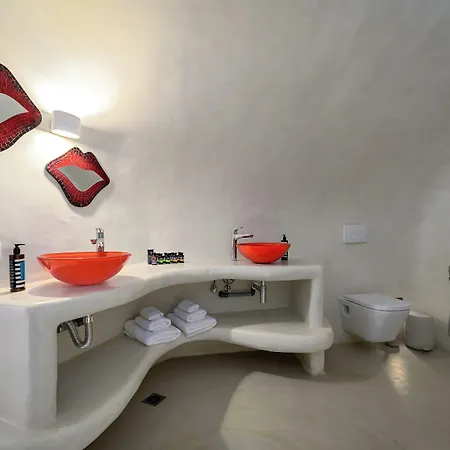 Trieris & Fira (Santorini)