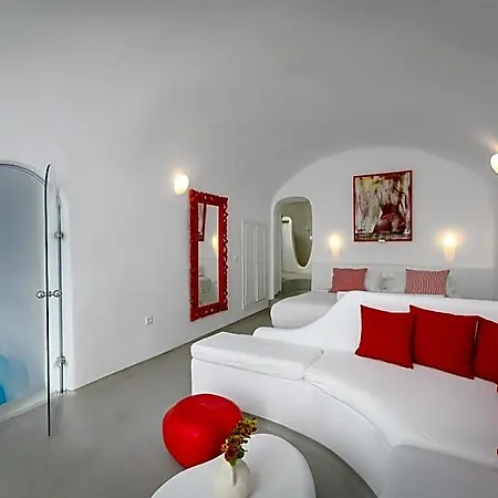 Trieris & Vila Fira (Santorini)