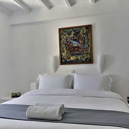 Trieris & * Fira (Santorini)