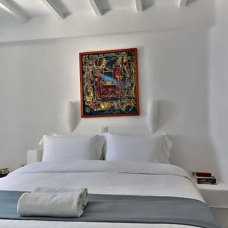 Trieris & * Fira (Santorini)