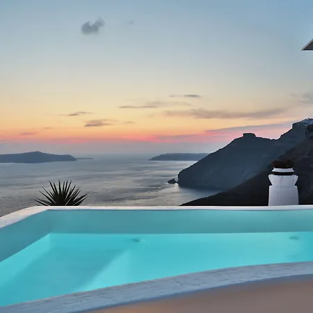 Trieris & Fira (Santorini)
