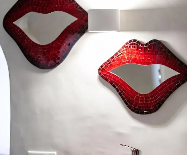 Villa Trieris & Fira (Santorini)