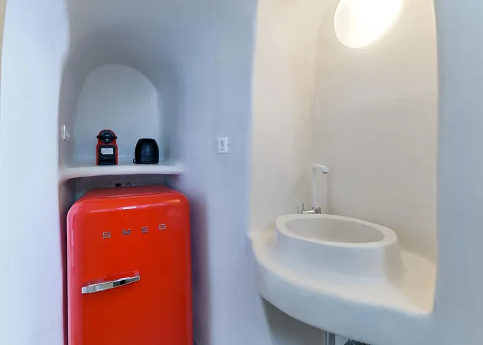 Villa Trieris & Fira (Santorini)