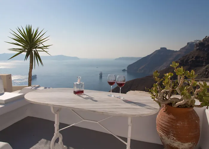 Trieris & Fira (Santorini)