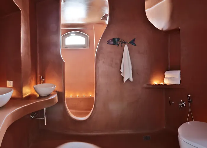 Trieris & * Fira (Santorini)