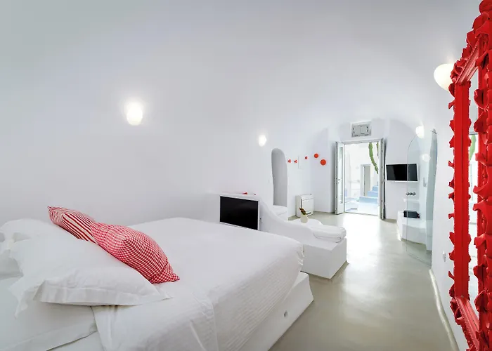 Trieris & Fira (Santorini)