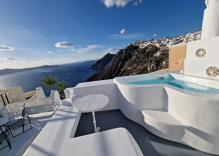 Trieris & Fira (Santorini)