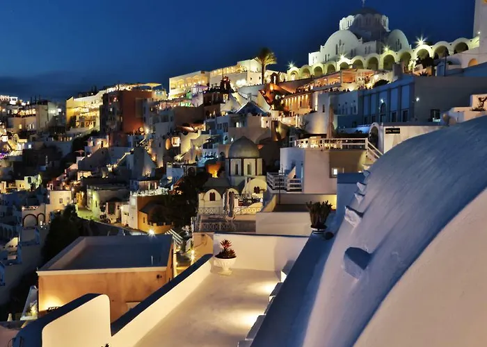Villa Trieris & Fira (Santorini)