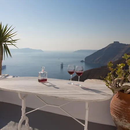 Trieris & Fira (Santorini)