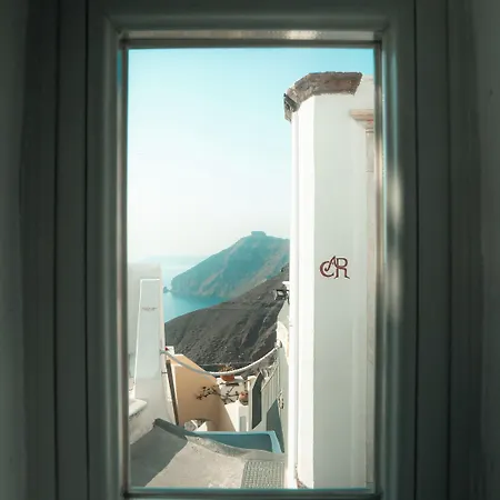 Trieris & Villa Fira (Santorini)