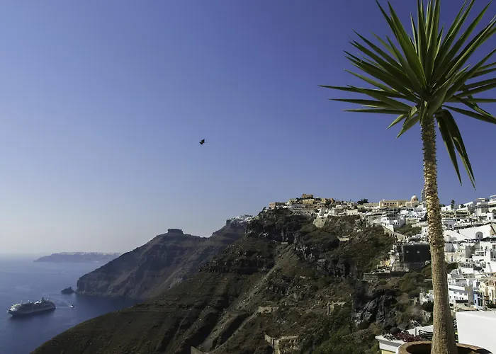 Trieris & Fira (Santorini)