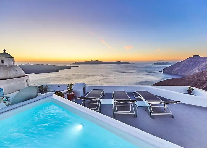 Trieris & Vila Fira (Santorini)